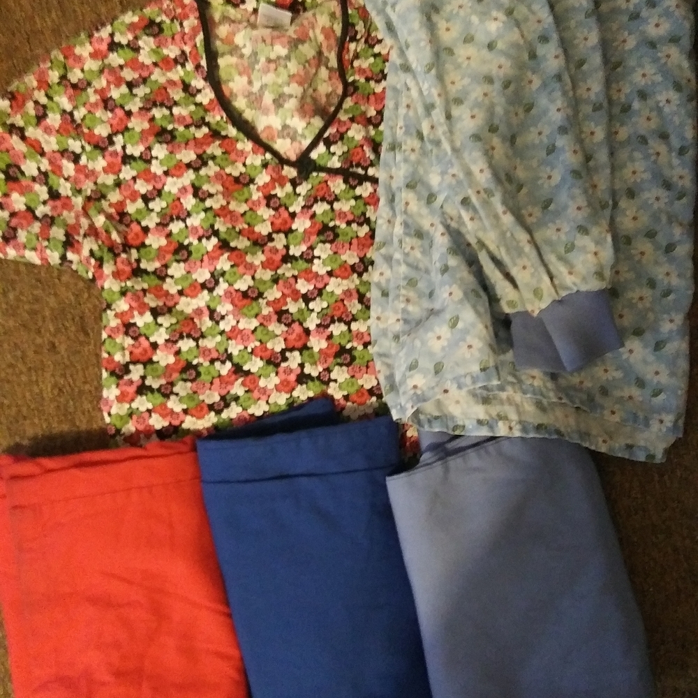 Cherokee Workwear woman's scrubs all size fits all